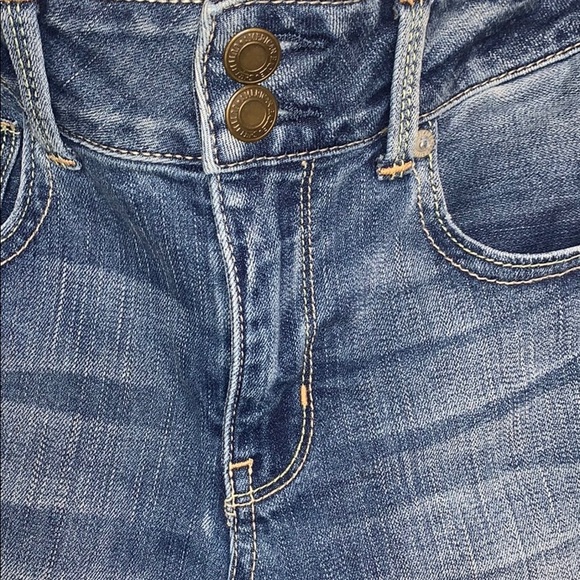 BNWOT American Eagle Artist Crop jeans - Picture 2 of 8